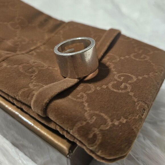 Gucci (Authentic) Large Cutout G Silver Ring w/ Box & GG Dust Cover, Size 5.5 - Picture 4 of 6